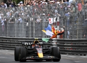 开云体育-红牛二队鏖战红牛车队，佩雷兹点燃赛场的简单介绍