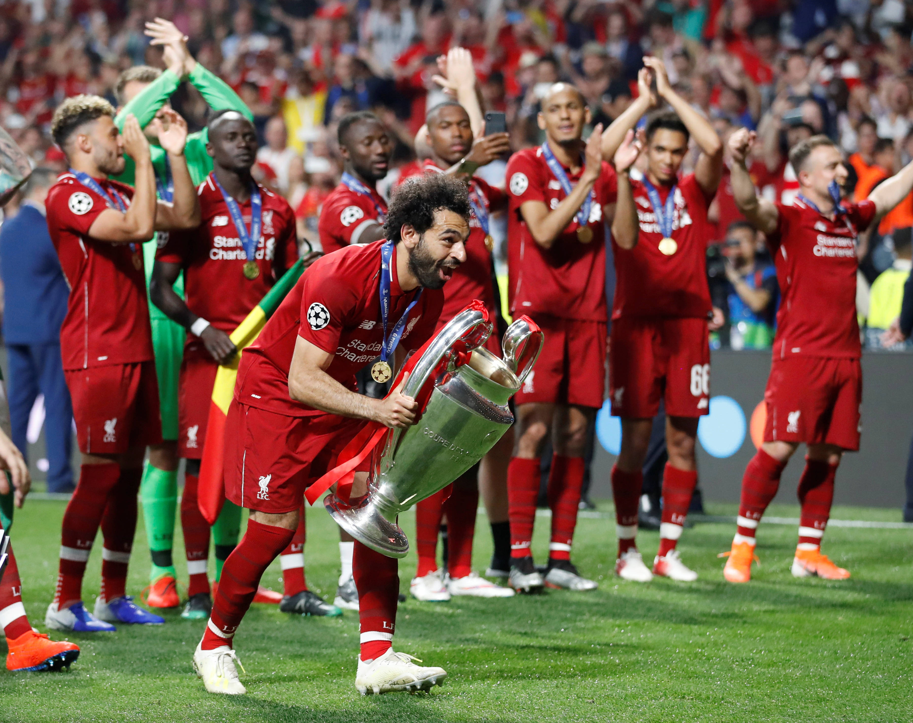 利物浦客场轻松取胜，继续保持领先优势