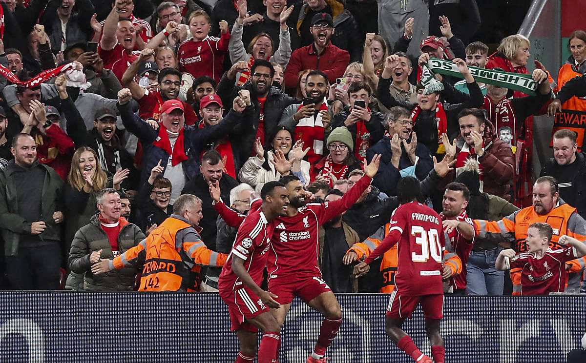 利物浦客场轻松取胜，继续保持领先优势