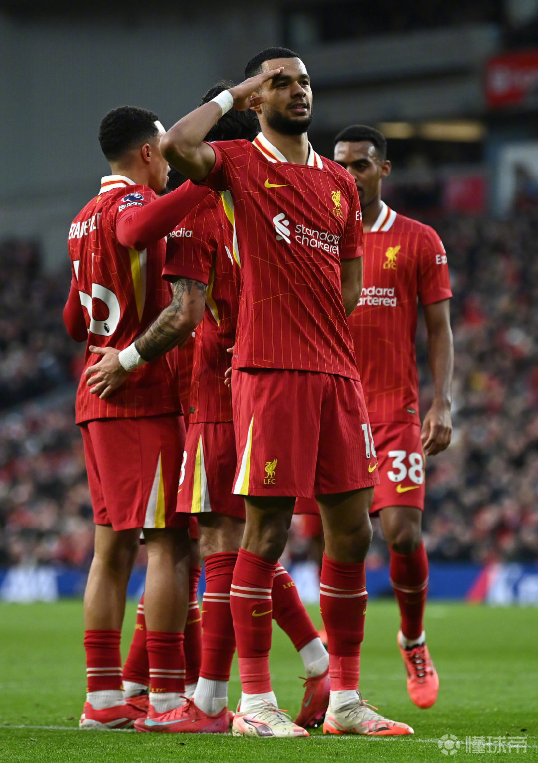 利物浦主场告捷,稳固榜首地位 利物浦主场告捷,稳固榜首地位