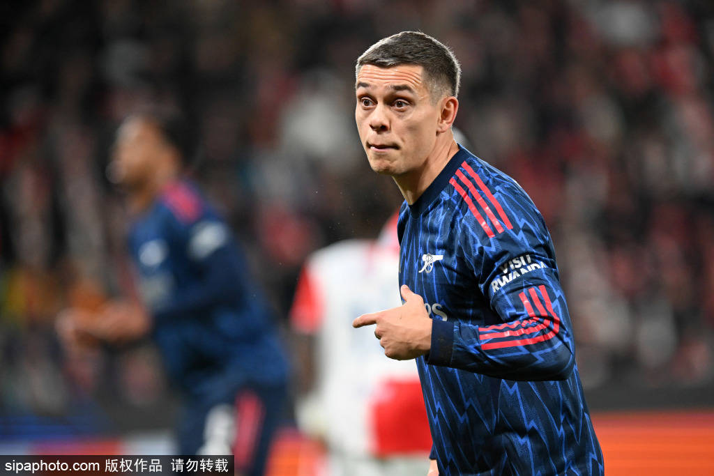 关于阿森纳遭遇重伤潮，战术调整成焦点的信息