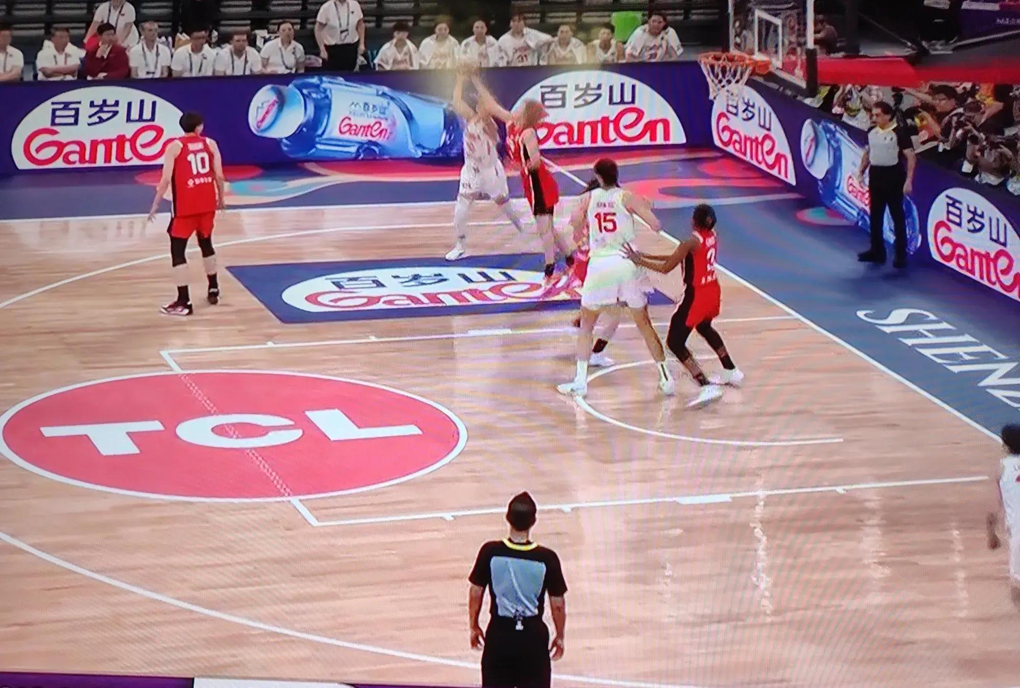 亚洲杯赛决赛战罢日本队称霸亚洲篮球