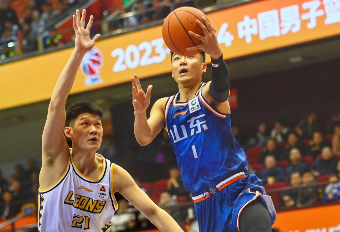 雄鹰主场大捷，稳健击败强敌