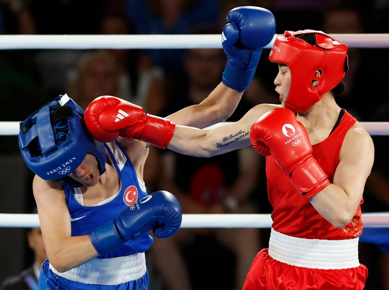 巴拿马选手在拳击比赛中实现惊艳表现