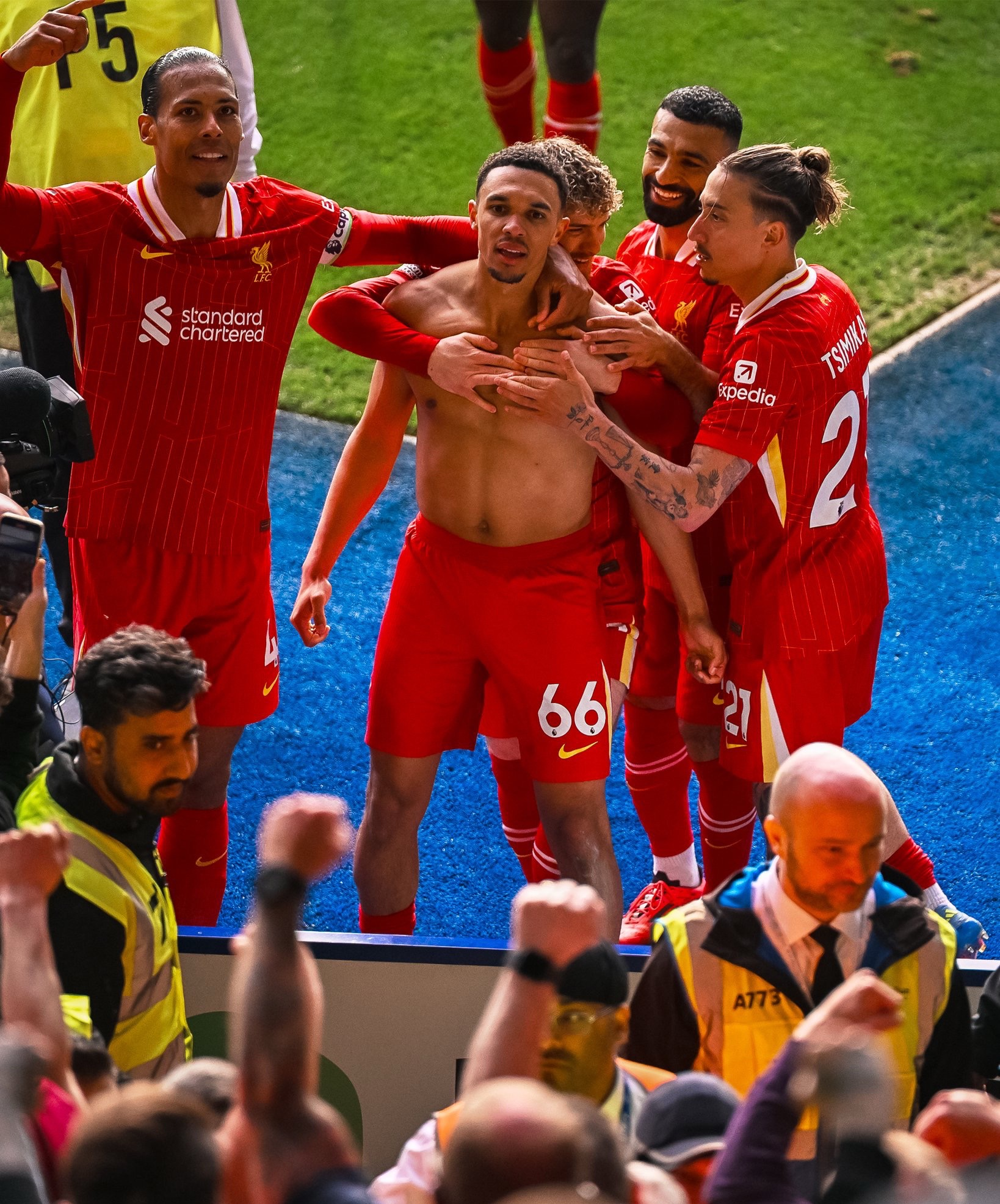 包含瑞士血洗利物浦,C罗三分雨点燃全场的词条 包含瑞士血洗利物浦,C罗三分雨点燃全场的词条