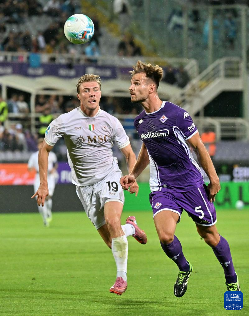 佛罗伦萨客场战胜对手，取得关键胜利