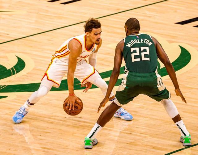 北京队力克雄鹿，戈贝尔统治全场的简单介绍