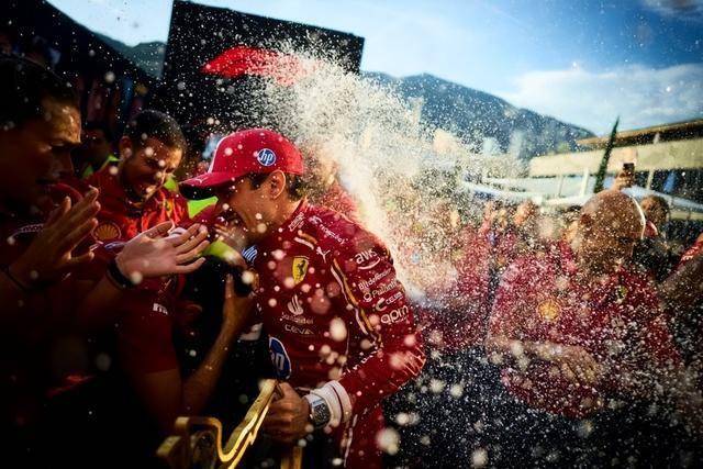 梅赛德斯鏖战索伯车队，诺里斯点燃赛场的简单介绍