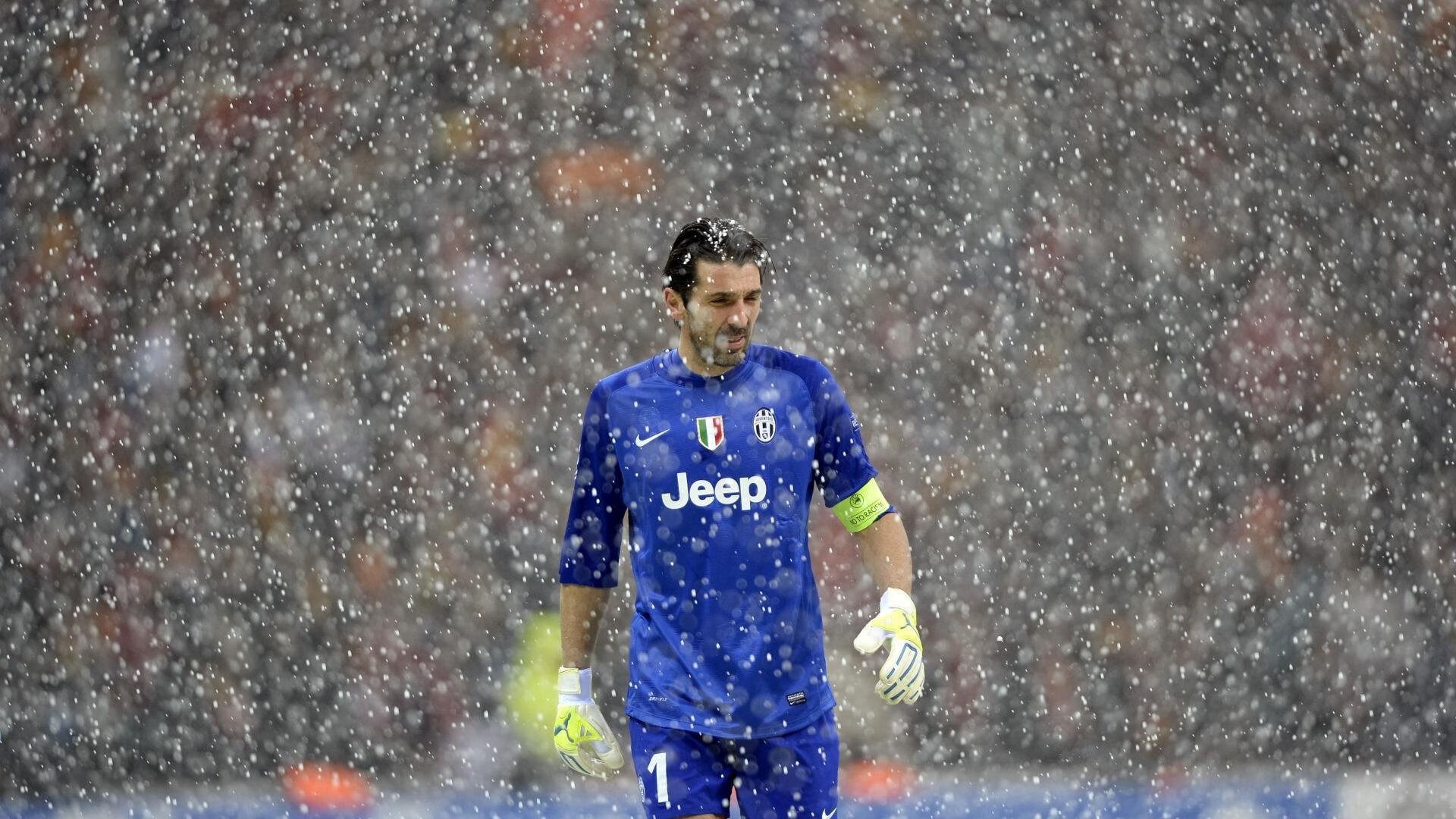 赛道传奇，法拉利轻取索伯，佩雷兹刷新单圈纪录